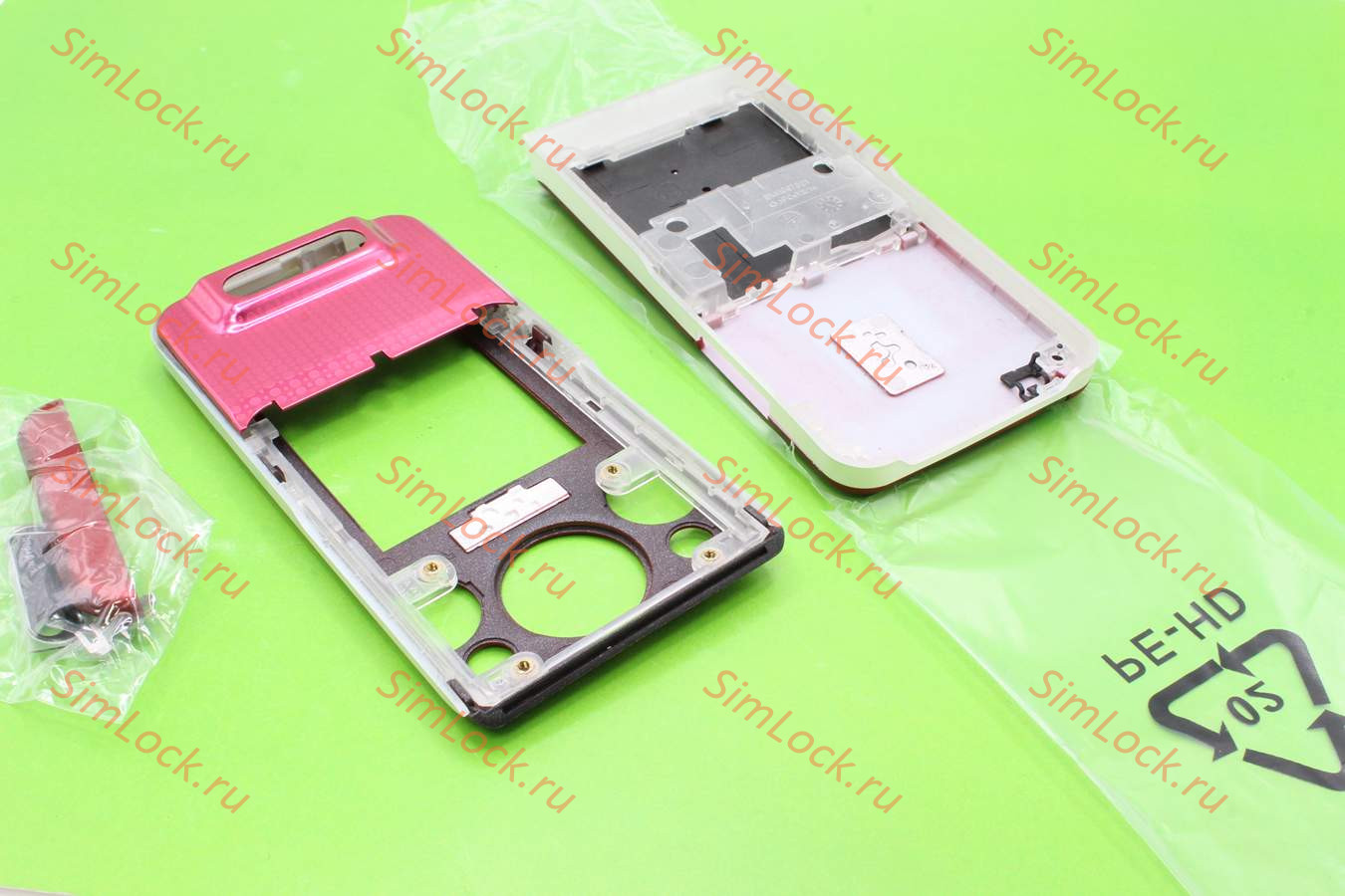 Sony Ericsson W580 - корпус, цвет красный