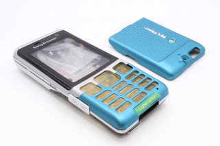 Sony Ericsson C702 - корпус, цвет голубой