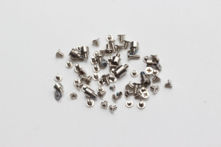 Винты для iPhone 13, комплект без 2 нижних винтов