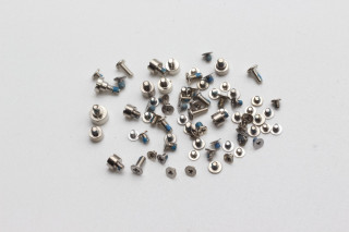 Винты для iPhone 13 Pro, комплект без 2 нижних винтов